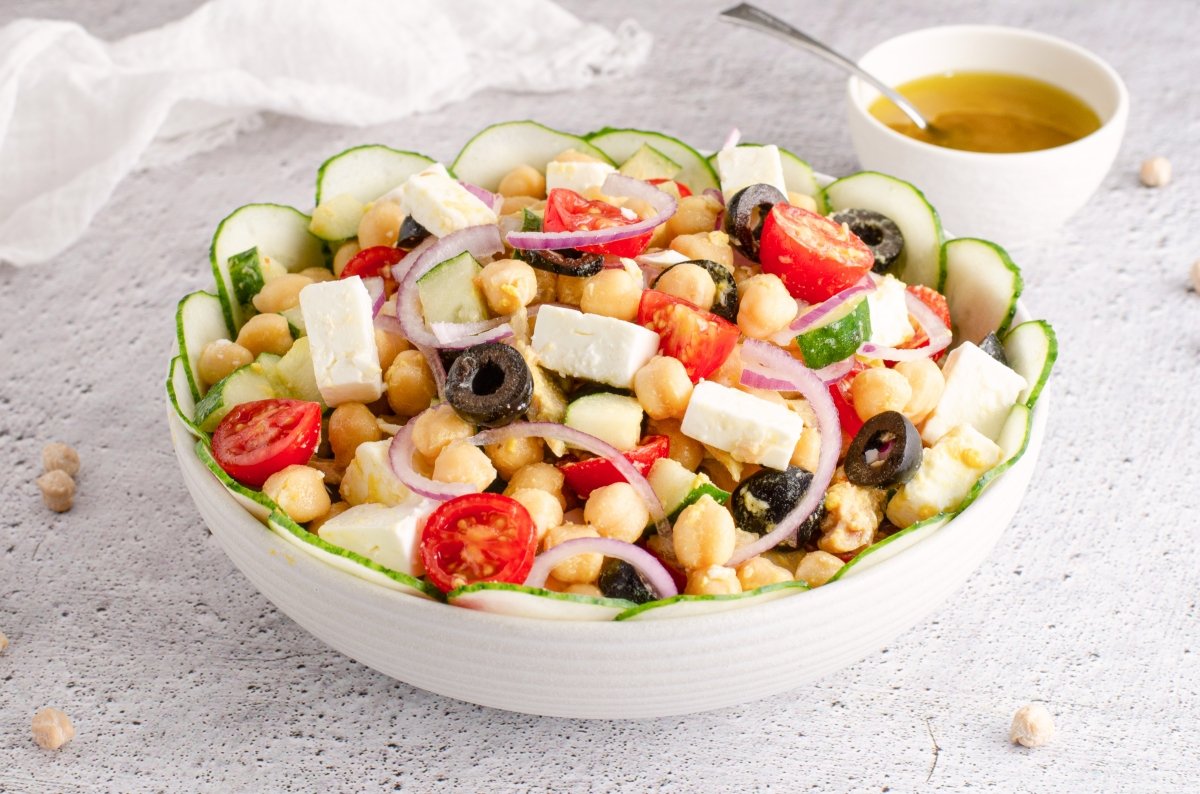 Ensalada de garbanzos con huevo cocido