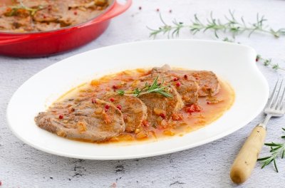 Lengua de ternera en salsa