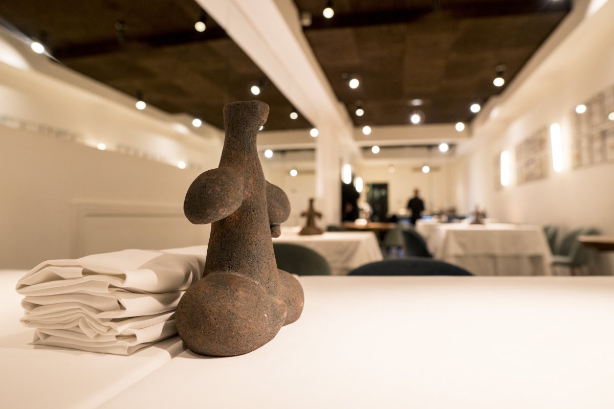 Sala y comedor del restaurante de cocina canaria en Madrid Gofio